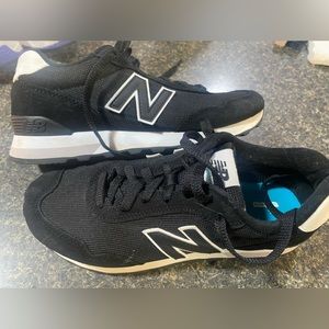 Black and white new balance tennis shoes size 8.5 new like